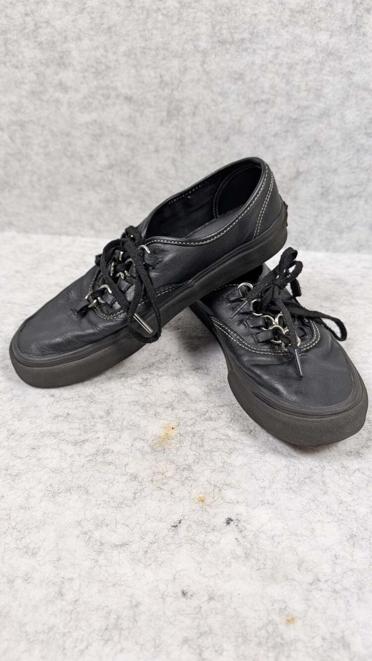 Vans Authentic Kung-Fu Black Leather Slip-On Ring Laced Men 7 Women 8.5